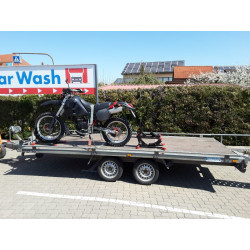 Autotransporter mit durchgehender Ladefläche