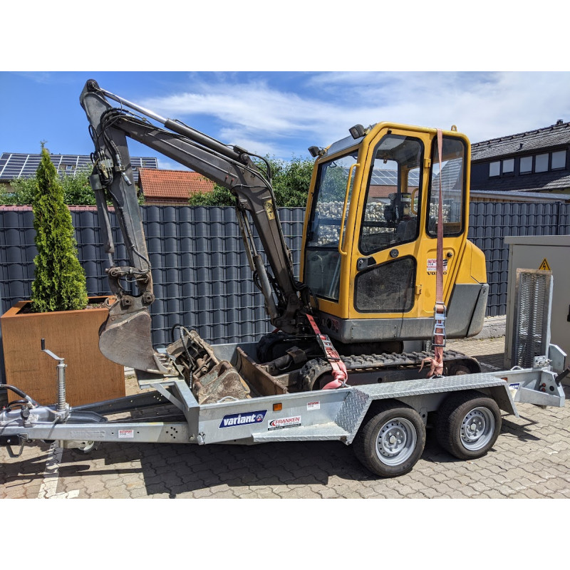 Volvo Bagger 2.0 t inkl. Anhänger